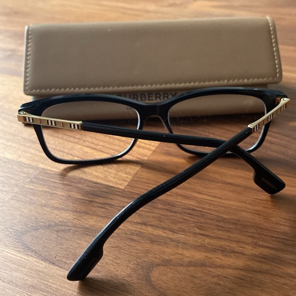 SALE! Burberry glasses - Picture 2 of 6
